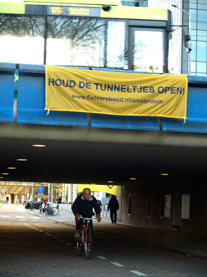 2008: actie voor behoud fietstunneltjes bij de Zuid-As